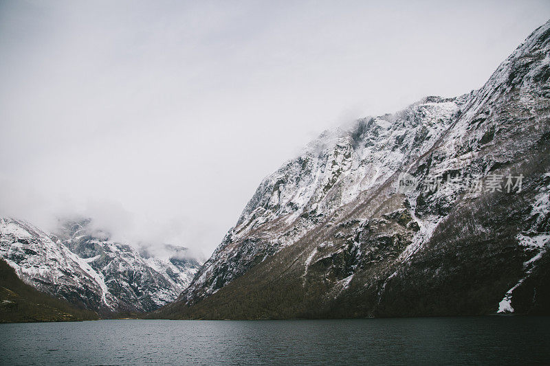 挪威冬季的n øyfjord